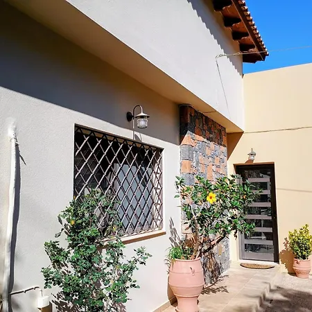 Nyaraló Irini Panoramic House